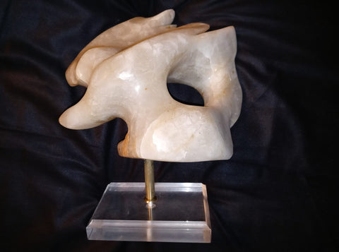 Leon Saulter Original Vintage Los Angeles California Abstract Alabaster Decorative Art Organic Free- Form Contemporary Modernist Design Marble Sculpture of a Bird in Flight